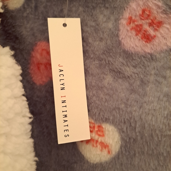 ROBE - Picture 4 of 5